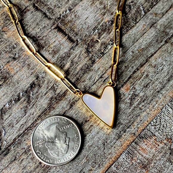 NEW Abstract Heart Mother Of Pearl Layering Necklace - Picture 6 of 12